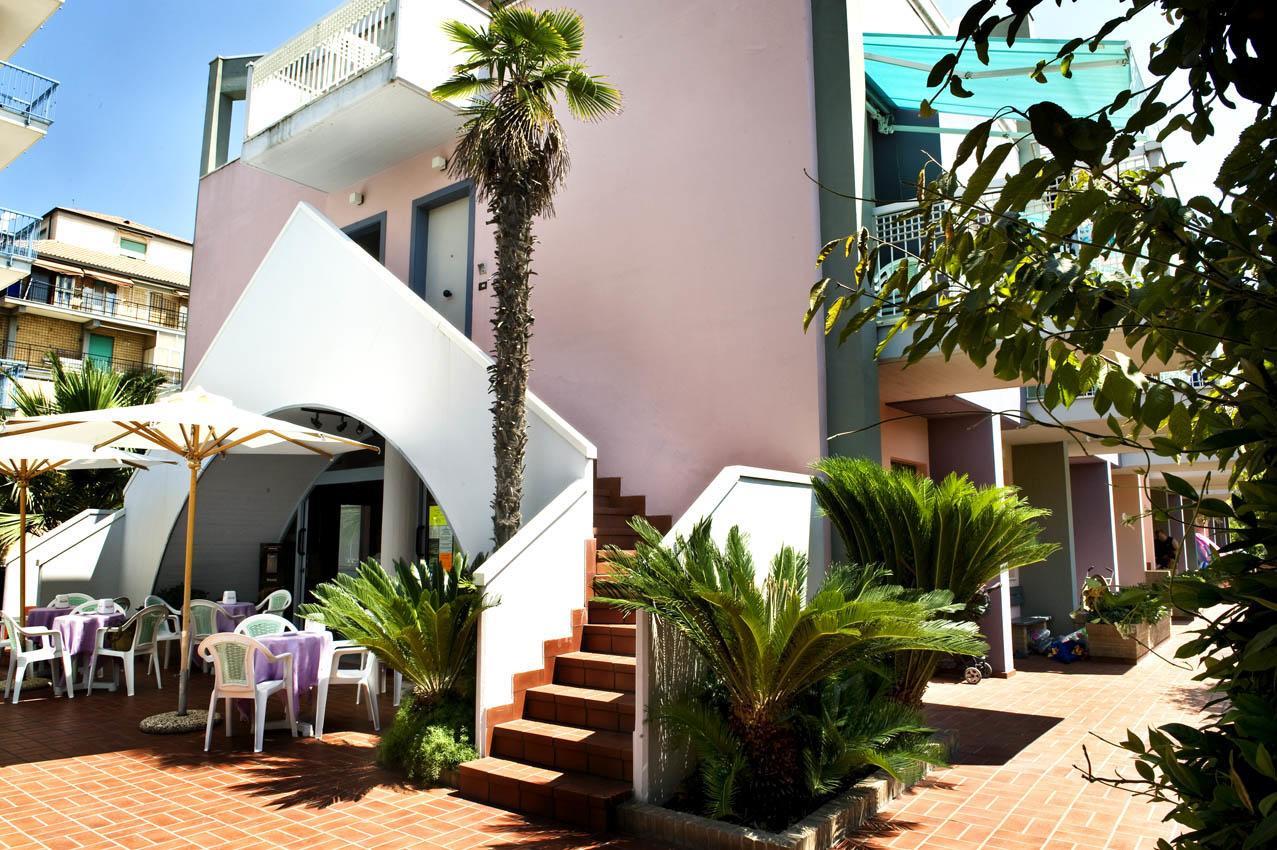 Residence Mediterraneo San Benedetto del Tronto Exterior foto