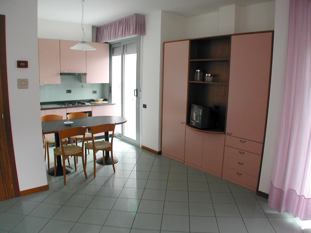 Residence Mediterraneo San Benedetto del Tronto Habitación foto